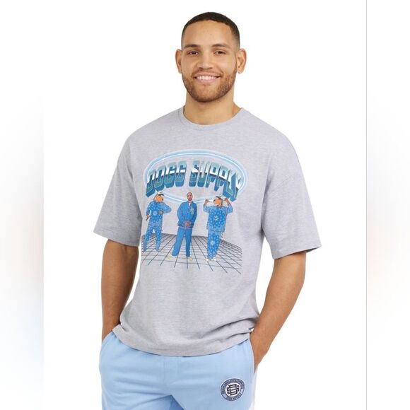 Nwt Dogg Supply by Snoop Dogg Unisex Men's Women's Sleeve Graphic Tee, Size 2XL - Picture 1 of 7